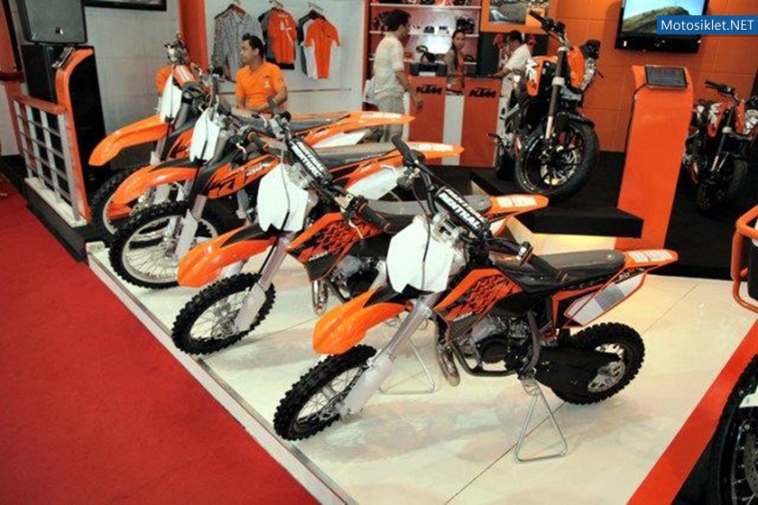 Jakarta-Motorcycle-Show-2012-003