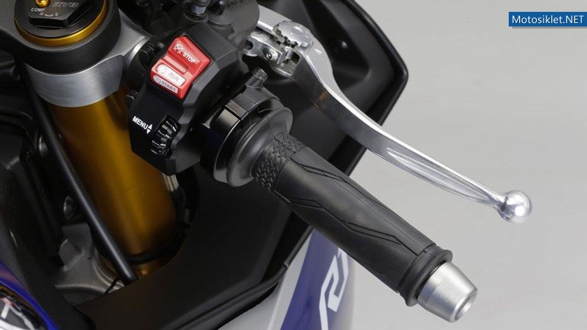 Yamaha-YZF-R1-Yeni-2015-015