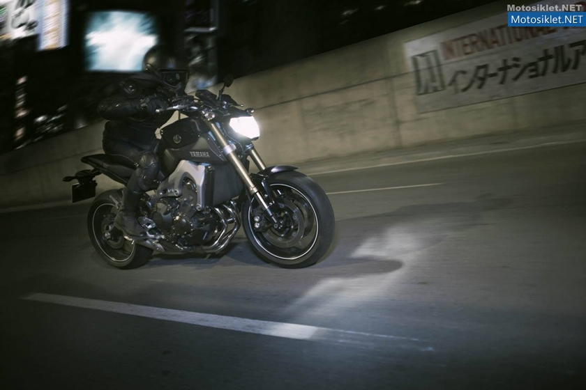 Yamaha-MT-09-2014-040