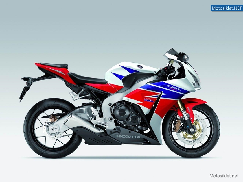 Honda-CBR1000RR-Fireblade-2013-004