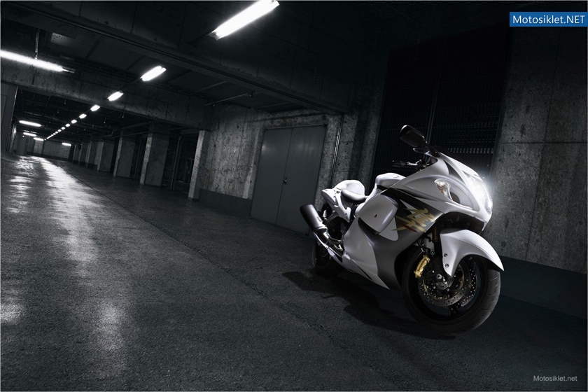 Suzuki-GSX-R1300-Hayabusa-2013-Model-012