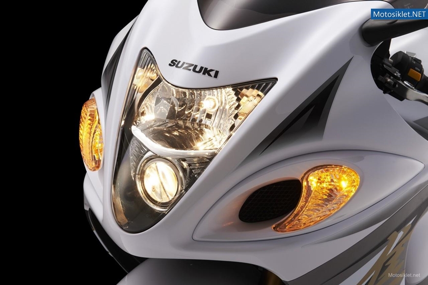 Suzuki-GSX-R1300-Hayabusa-2013-Model-013