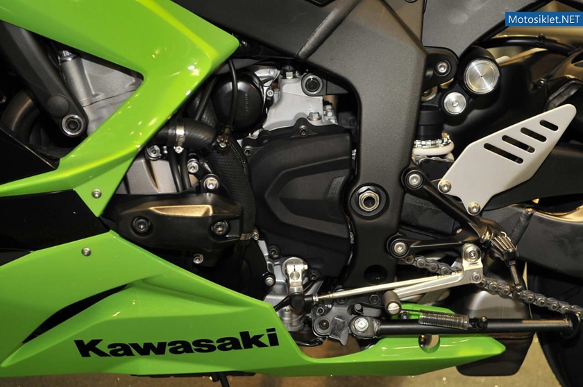 Kawasaki-ZX-6R-636-IntermotMotosikletFuari-2012-007