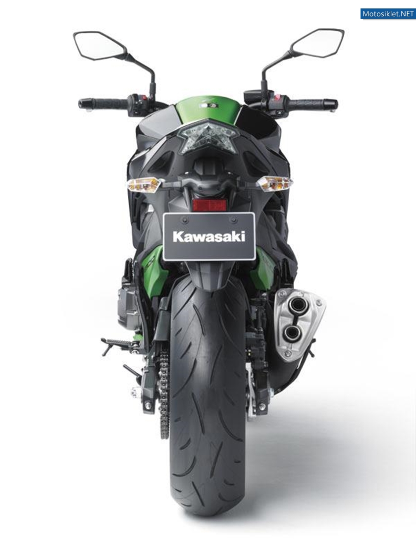 Kawasaki-Z800-2013-Model-007