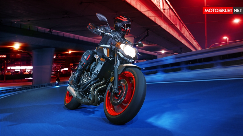 2019-Yamaha-MT07.Colors-04