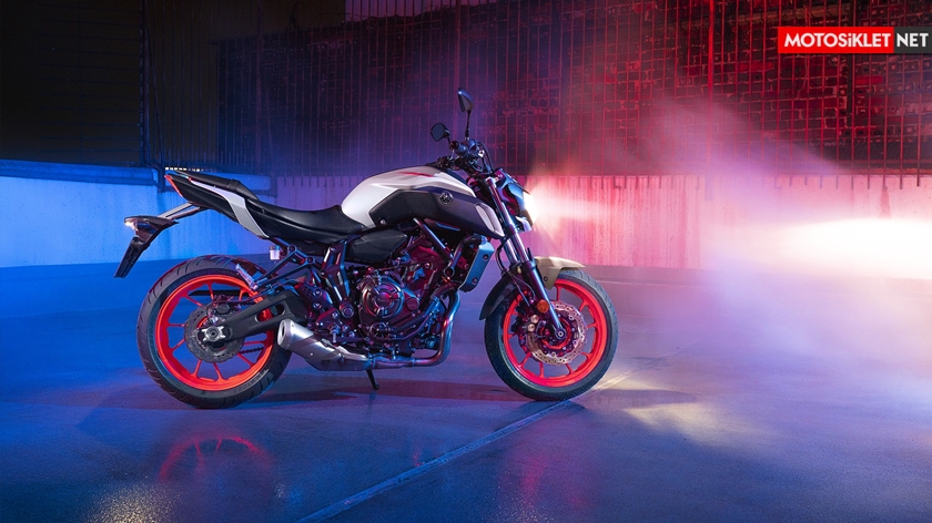 2019-Yamaha-MT07.Colors-12