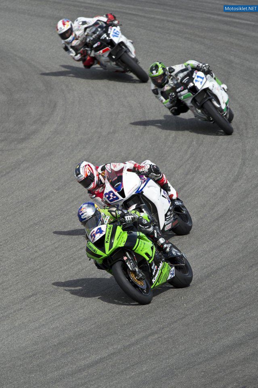 KenanSofuoglu-SupersportPortimao-2012-WorldChampion-002