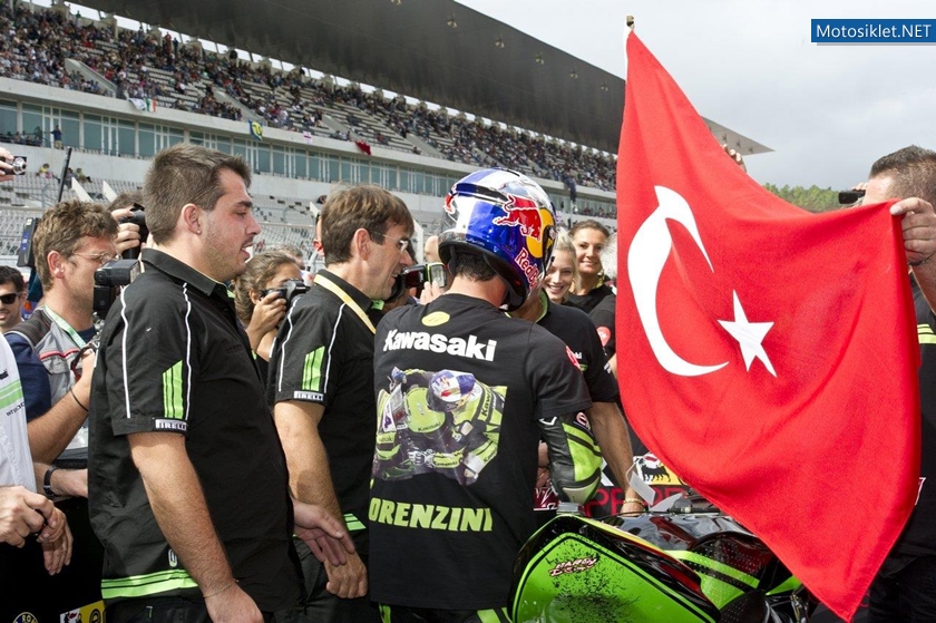 KenanSofuoglu-SupersportPortimao-2012-WorldChampion-020