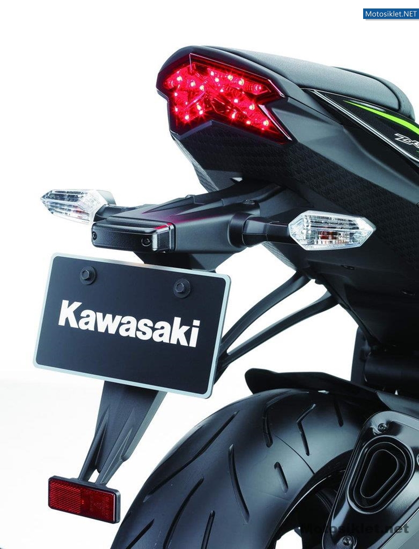 Kawasaki-ZX-6R-636-Ninja-2013Model-016