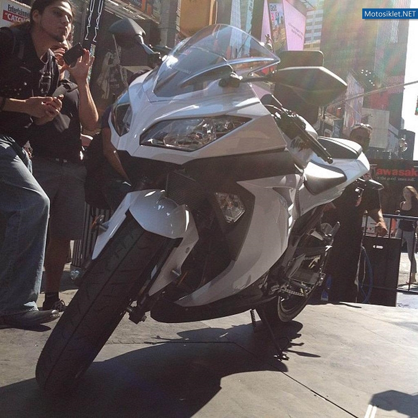 Kawasaki-ZX-6R-636-Intermot-MotosikletFuari-2012010