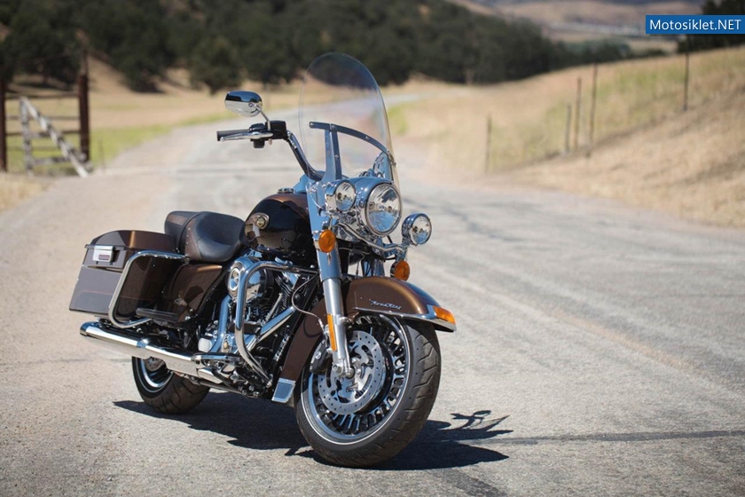 HarleyDavidson-FLHR-RoadKing-2013-Model-003