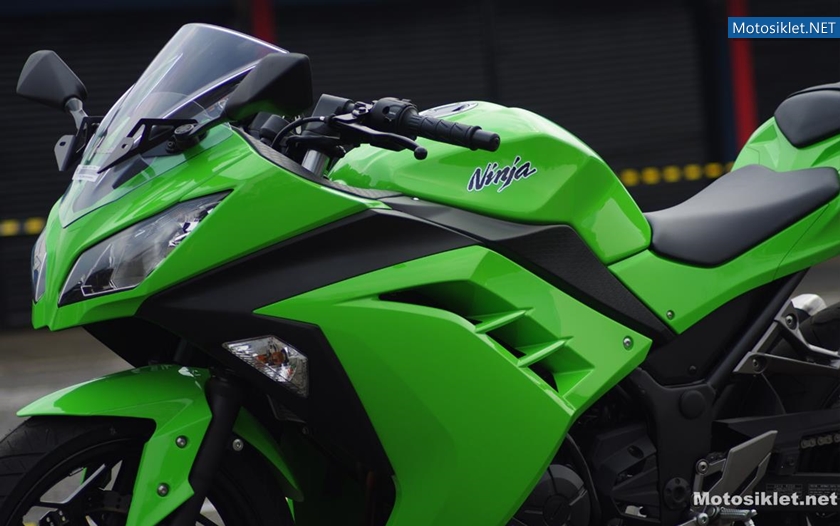 Yeni-KawasakiNinja250R-2013Model-016