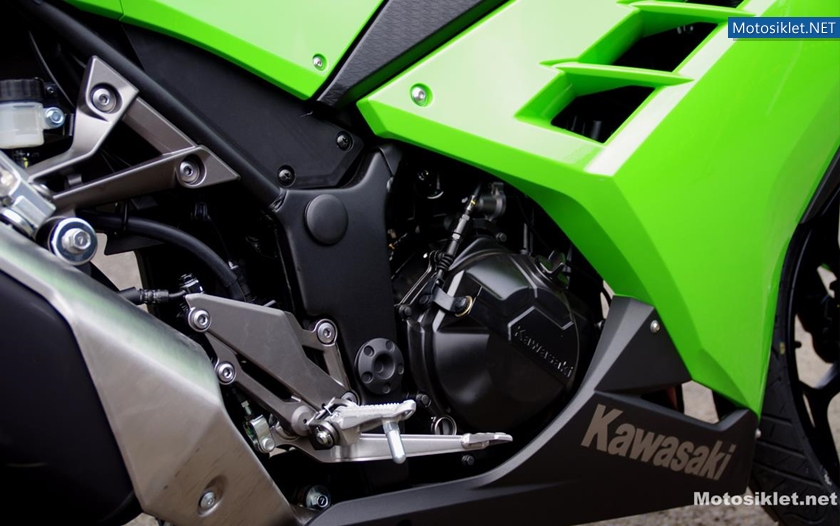 Yeni-KawasakiNinja250R-2013Model-046