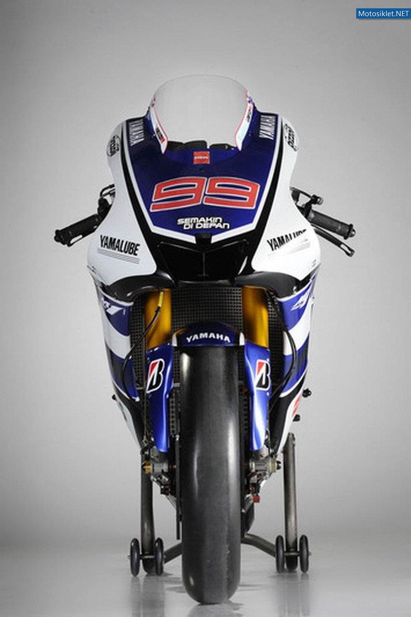 Yamaha-YZRM1-MotoGP-2012-017