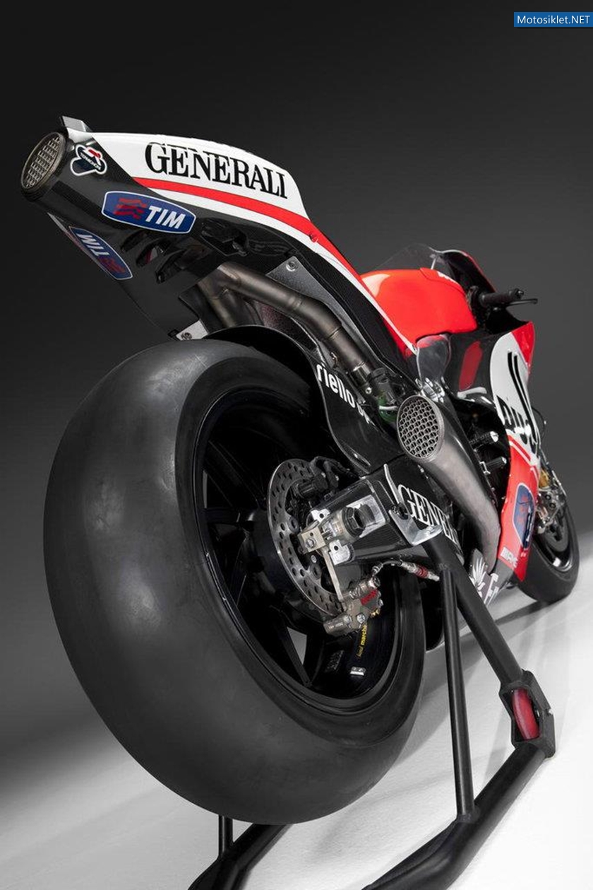 Ducati-Desmosedici-GP12-011