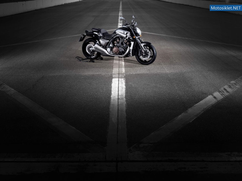 Yamaha-VMAX-2012-Model-022