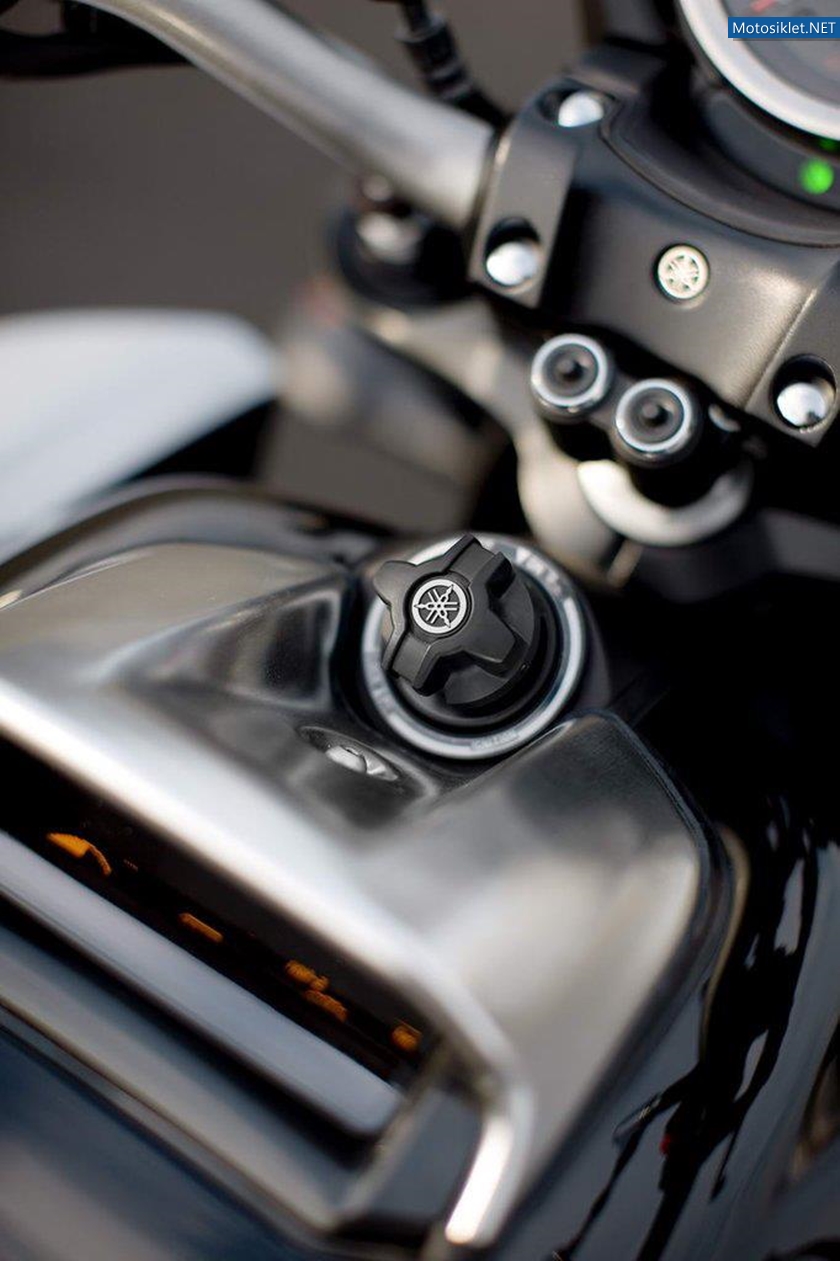 Yamaha-VMAX-2012-Model-029