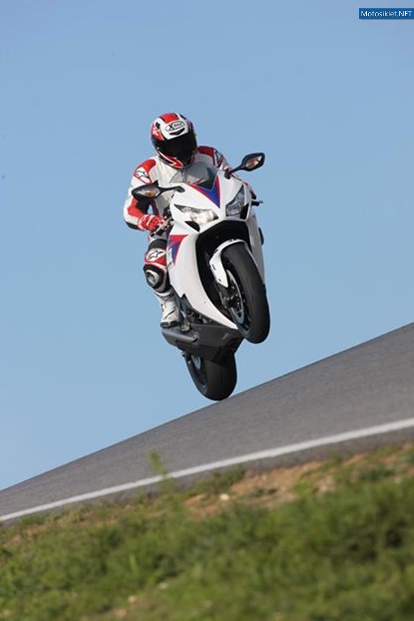 2012-model-Honda-CBR1000RR-014