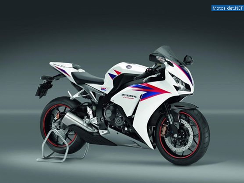 2012-model-Honda-CBR1000RR-027