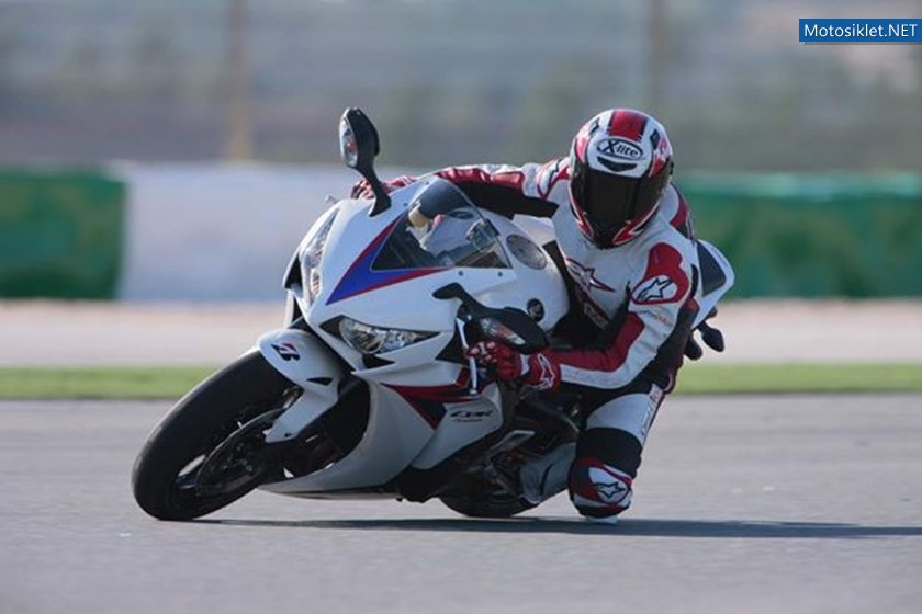 2012-model-Honda-CBR1000RR-073