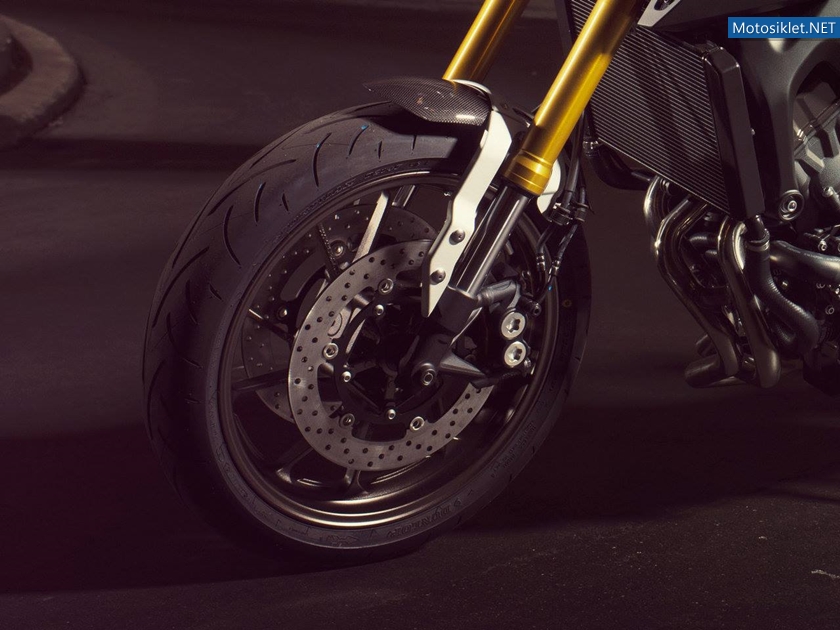 Yamaha-MT09-Street-Tracker-011