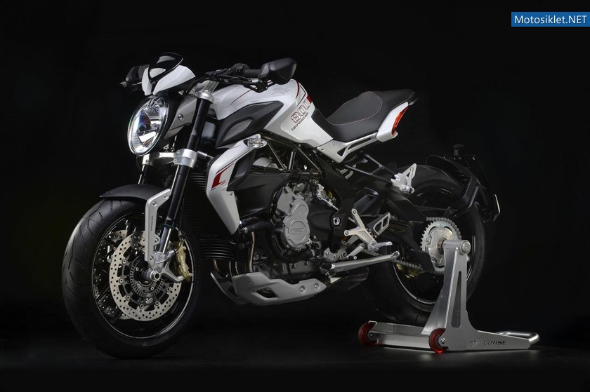 MV-Agusta-Brutale-800-Dragster-008