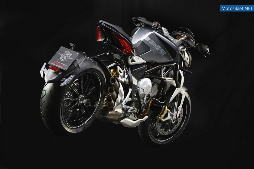 MV-Agusta-Brutale-800-Dragster-009