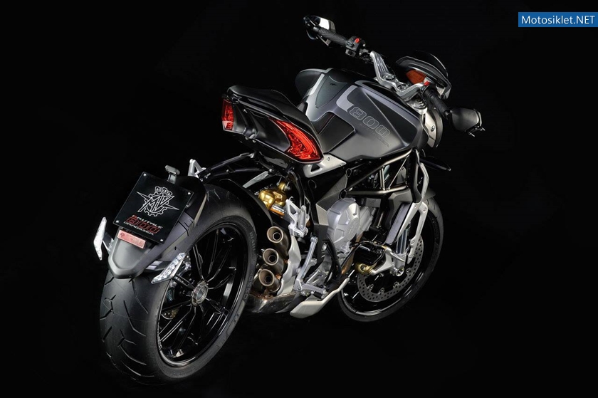 MV-Agusta-Brutale-800-Dragster-016