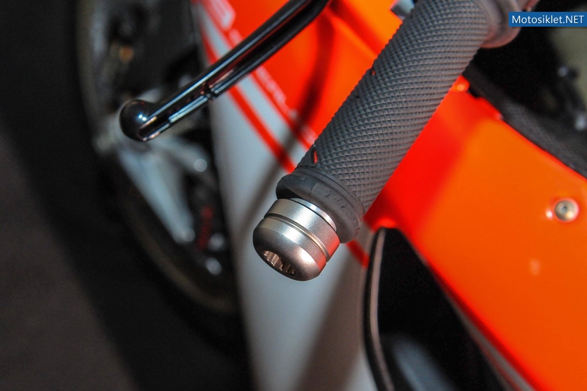 Ducati-1199-Superleggera-2014-052