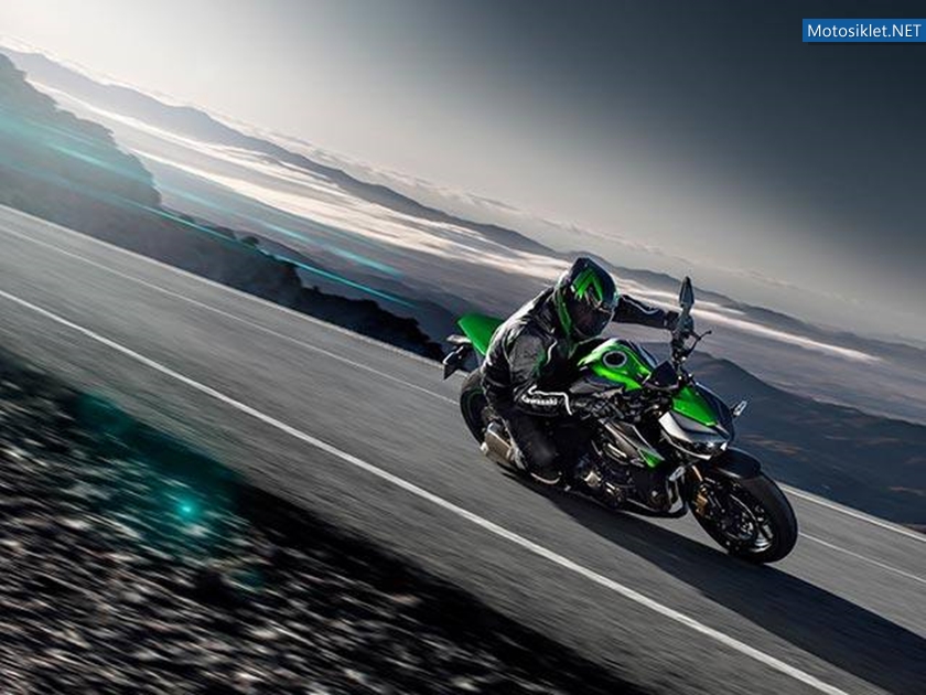 2014-Kawasaki-Z1000-050