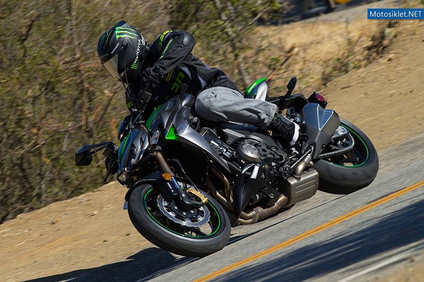 2014-Kawasaki-Z1000-062