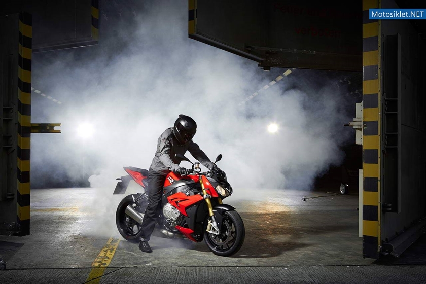 BMWS1000R-2014-042