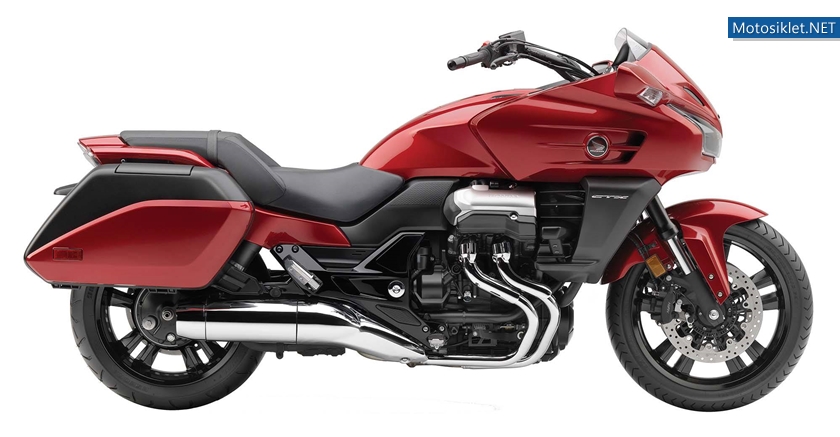 2014-Honda-CTX1300-013