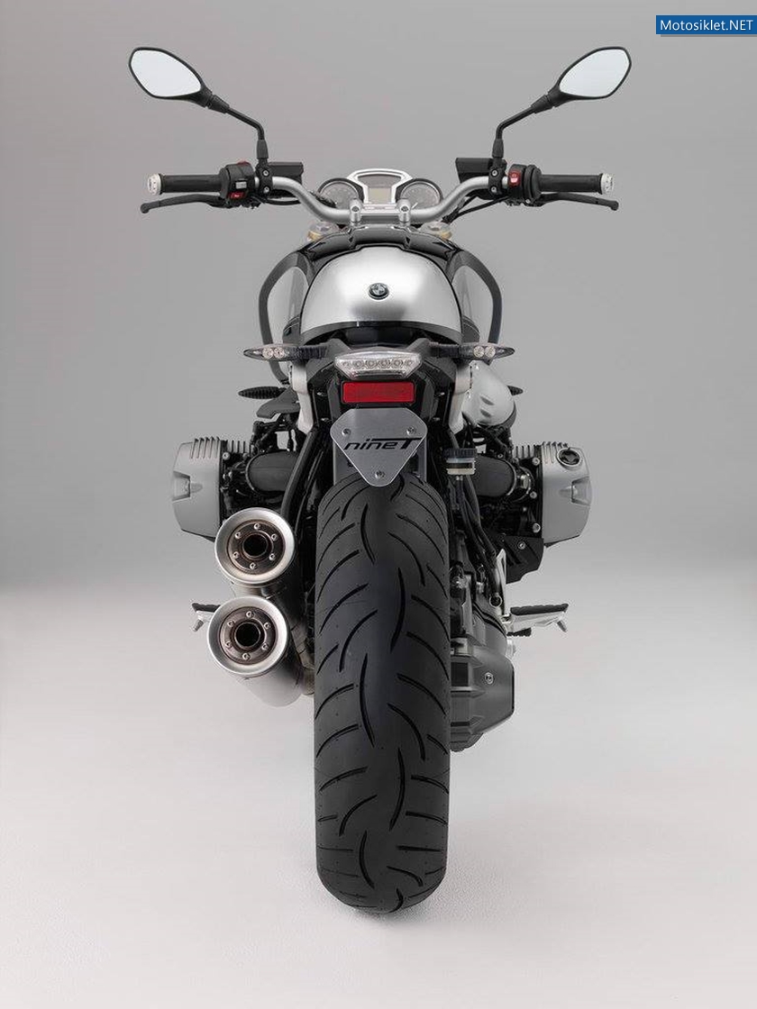 2014-BMW-R-nineT-023