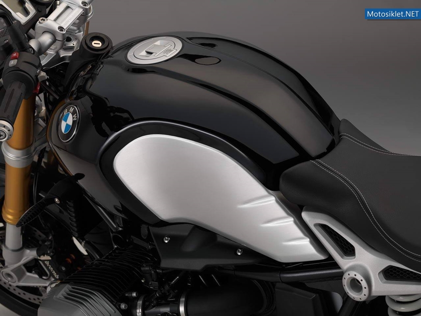 2014-BMW-R-nineT-039