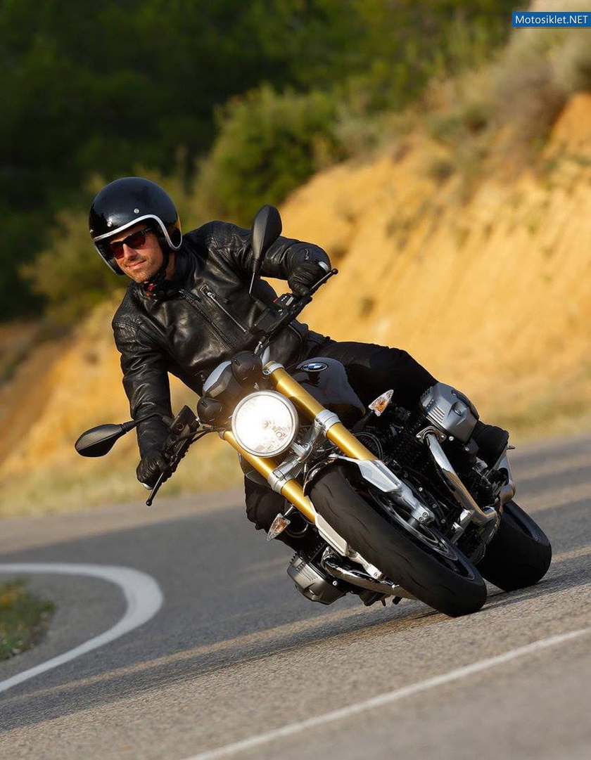 2014-BMW-R-nineT-044