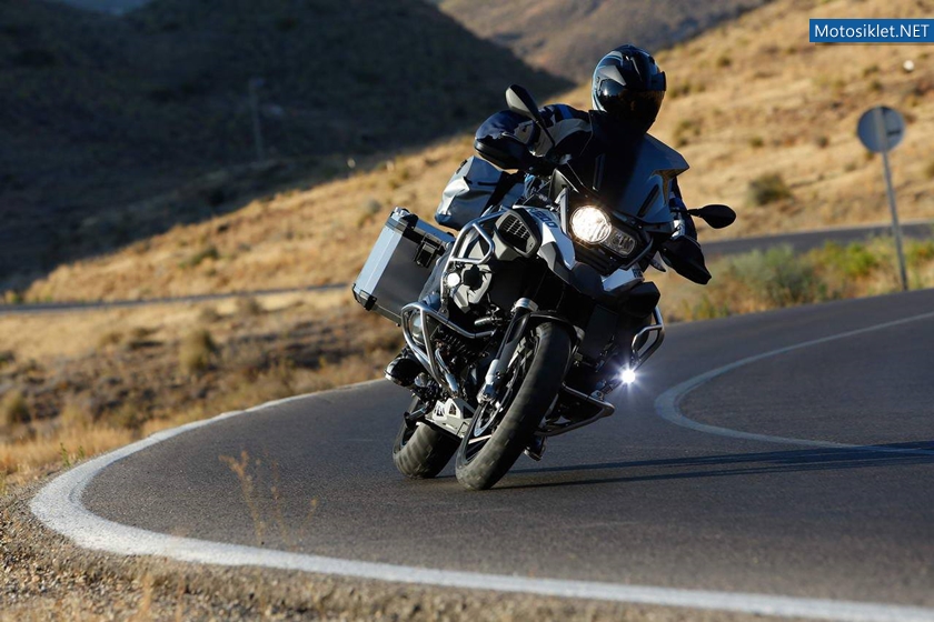 2014-BMW-R1200GS-Adventure-014