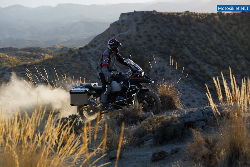 2014-BMW-R1200GS-Adventure-016