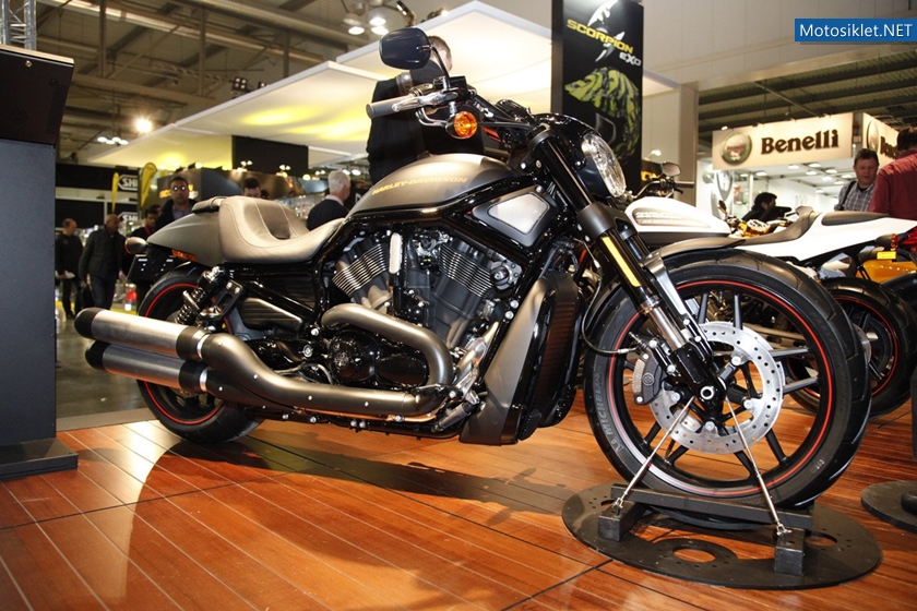 Harley-Davidson-Milano-MotosikletFuari-EICMA2011-009