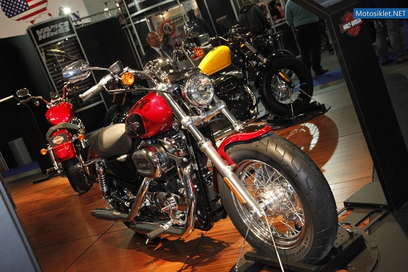 Harley-Davidson-Milano-MotosikletFuari-EICMA2011-011