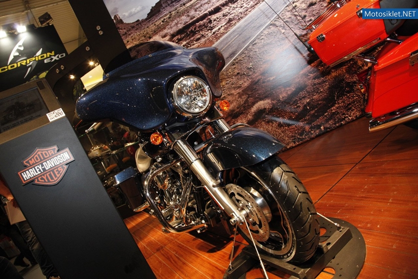 Harley-Davidson-Milano-MotosikletFuari-EICMA2011-020