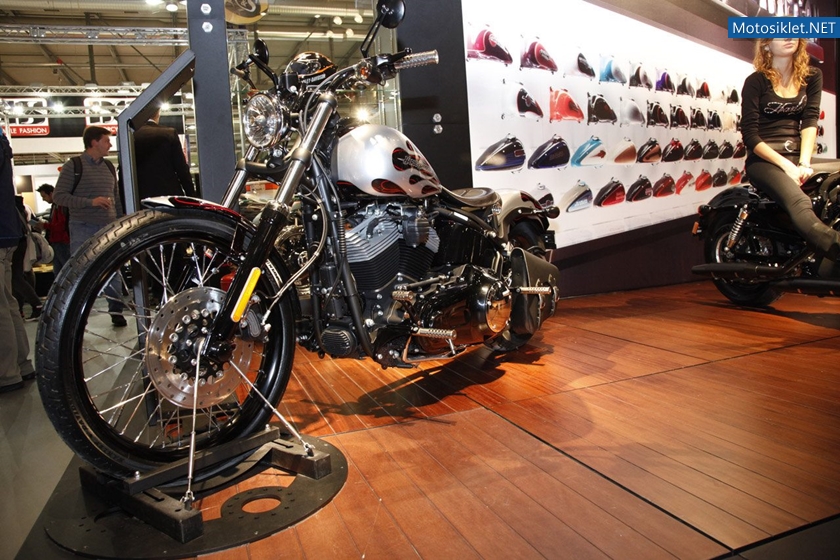 Harley-Davidson-Milano-MotosikletFuari-EICMA2011-021