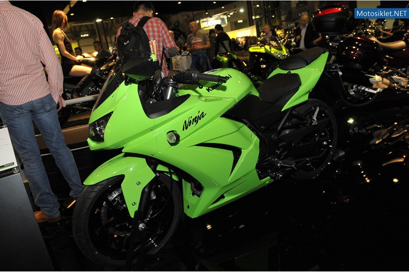 KAWASAKI-Milano-MotosikletFuari-EICMA2011-022