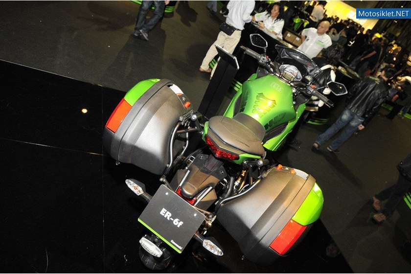 KAWASAKI-Milano-MotosikletFuari-EICMA2011-025