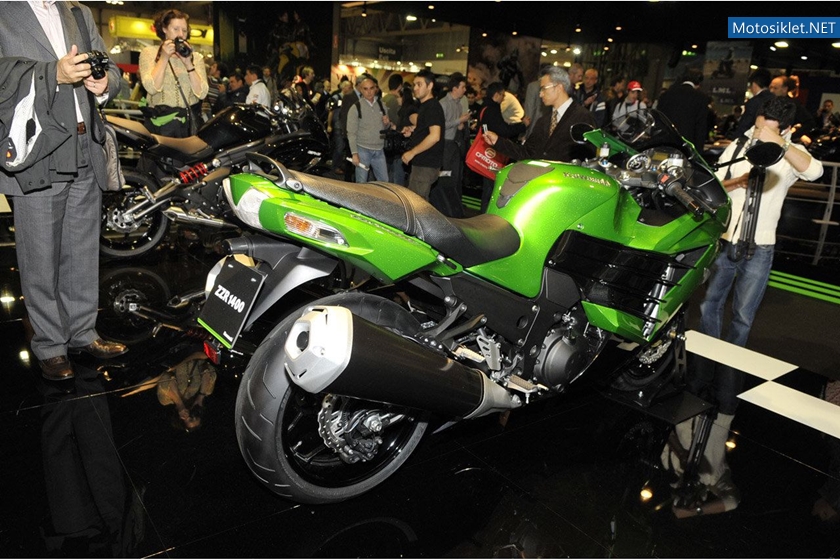 KAWASAKI-Milano-MotosikletFuari-EICMA2011-042