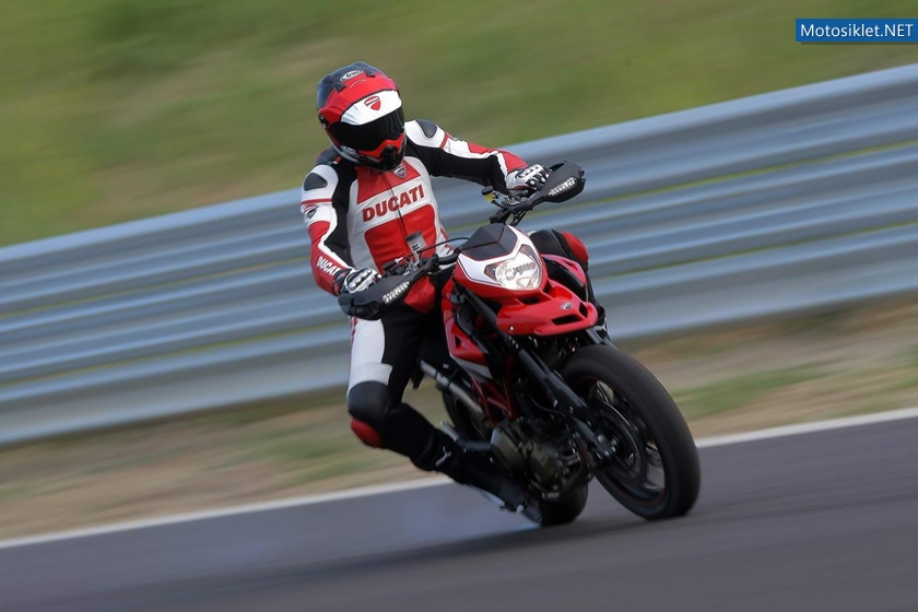 Ducati-Hypermotard-1100-EVO-SP-Corse-008