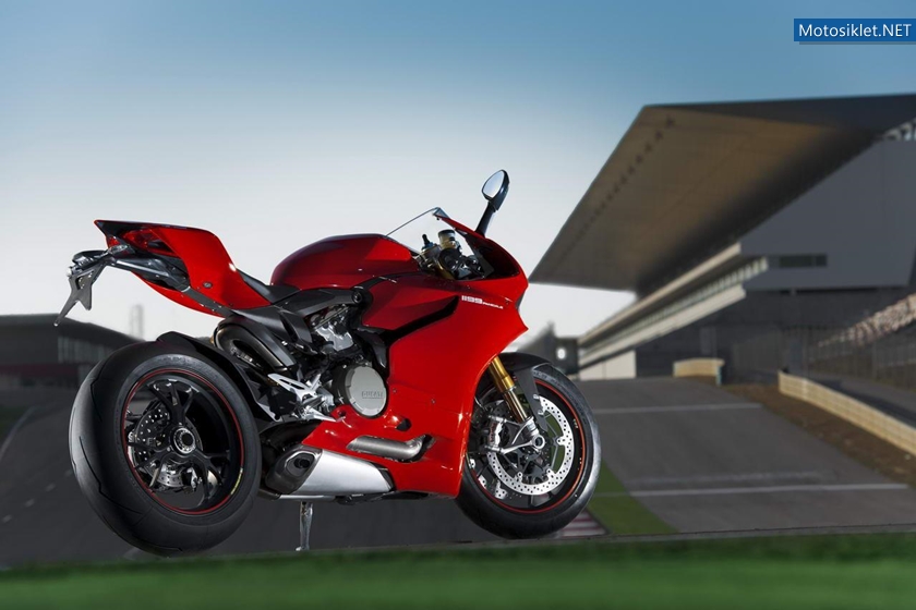 Ducati-1199-Panigale-S-2012-modeL-019