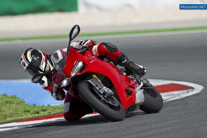 Ducati-1199-Panigale-S-2012-modeL-036