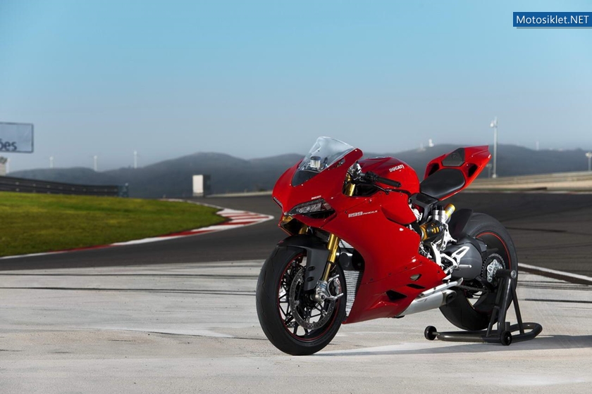 Ducati-1199-Panigale-S-2012-modeL-049