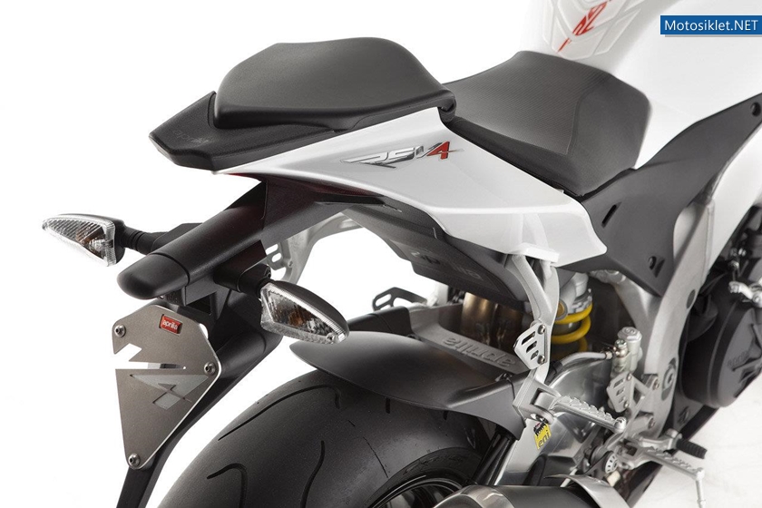 Aprilia-RSV4-R-APRC-e-Factory-010